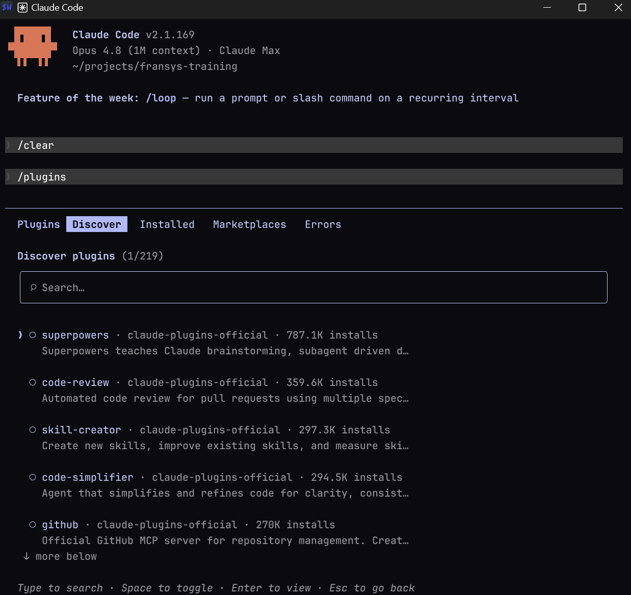 Commande /plugin de Claude Code listant les plugins et marketplaces disponibles