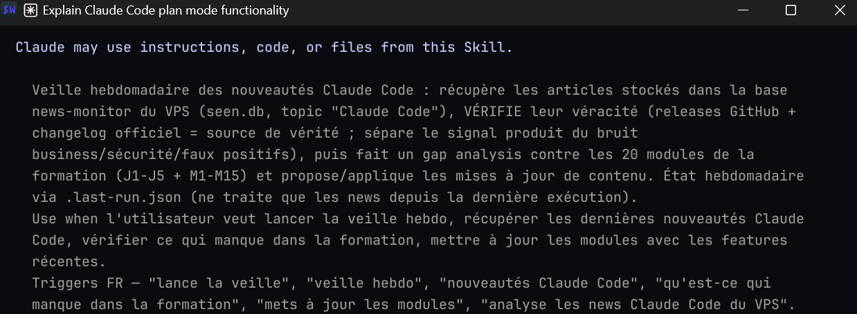 Invocation d'une skill via /nom dans le terminal Claude Code, avec sa description affichée